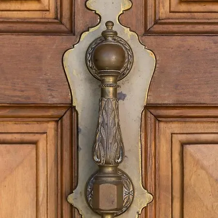 Отель Sabina 2*